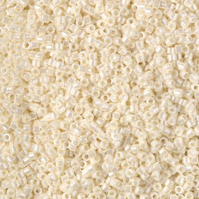 DB1900 Creamy Eggshell (Miyuki Delica 11/0)